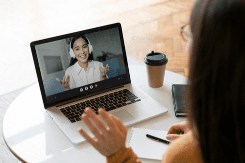 woman-having-business-meeting-online_23-2148990091